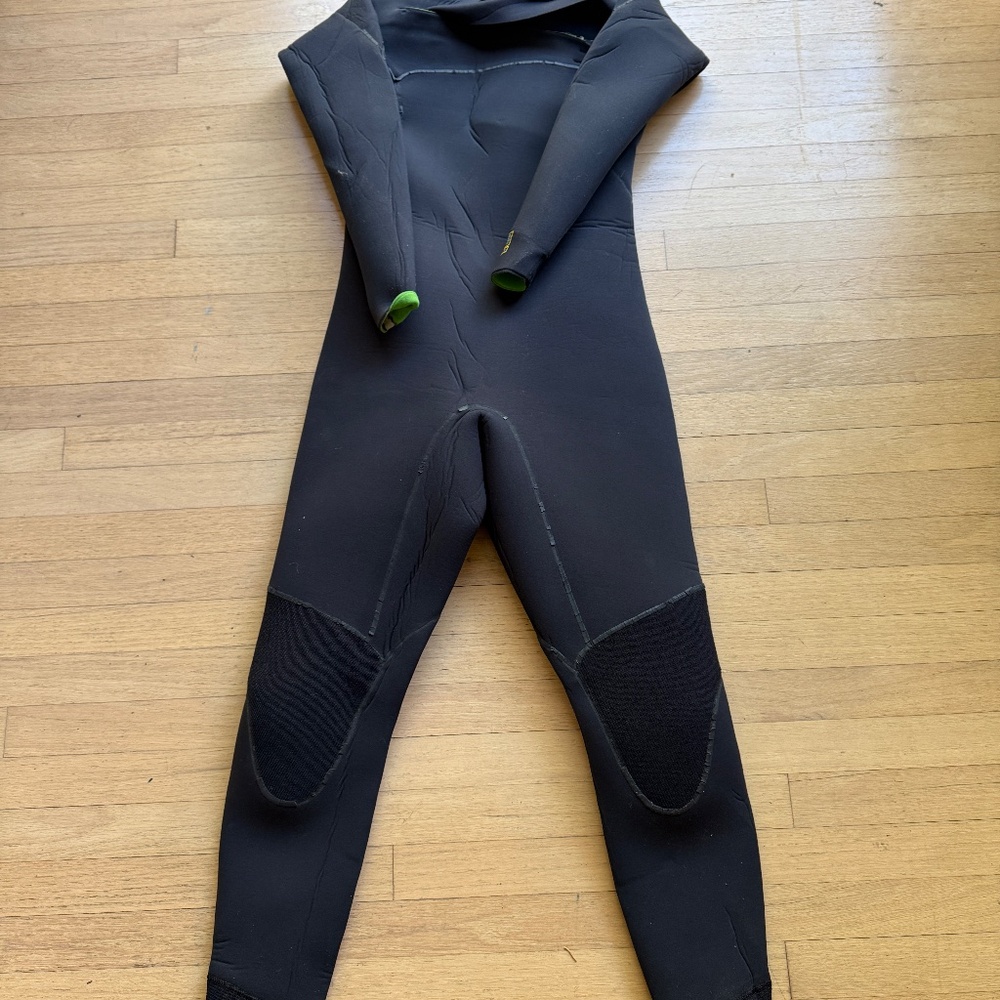 Patagonia Women's R4® Yulex® Regulator® Front-Zip Hooded Full Wetsuit, size 10